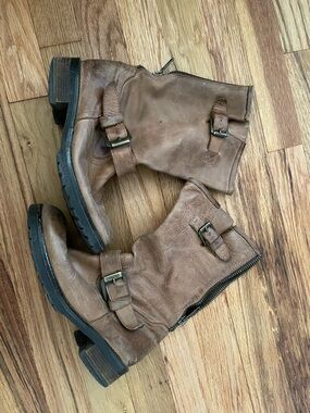 Steve Madden Brown Leather Buckle Ankle Boots